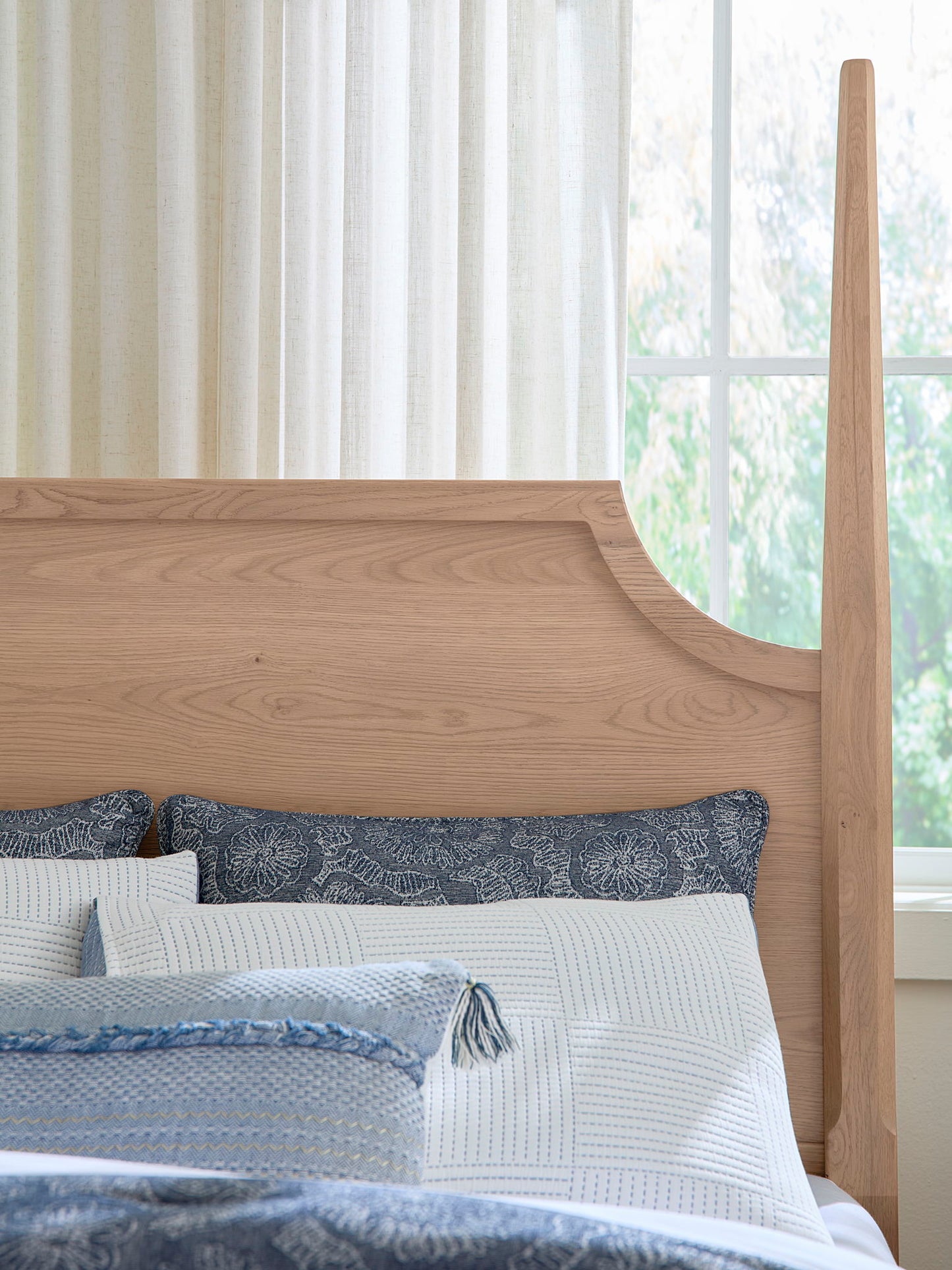 Tide & Timber - Pencil Poster Headboard 3/3 - Clear Oak