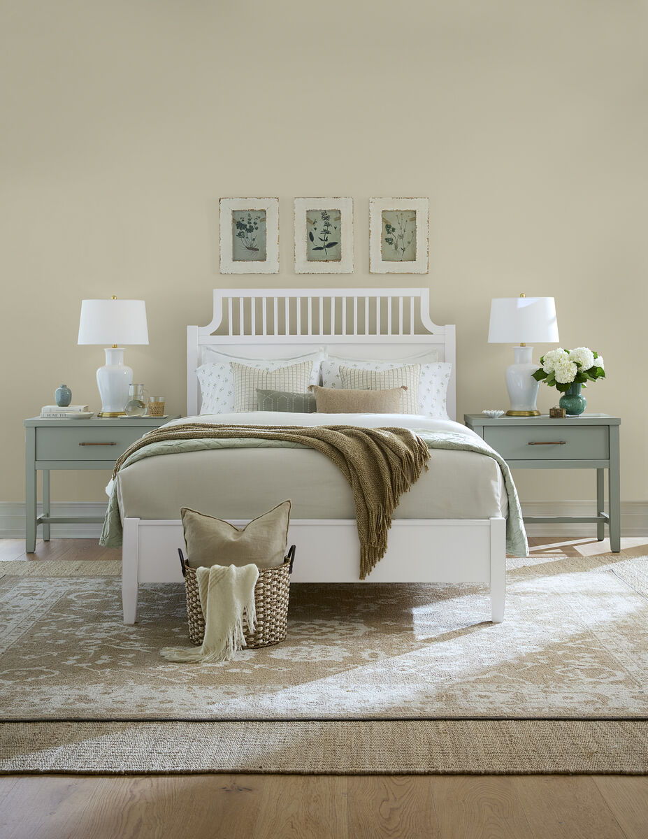 Pure Maple - King Poster Footboard - Cottage White
