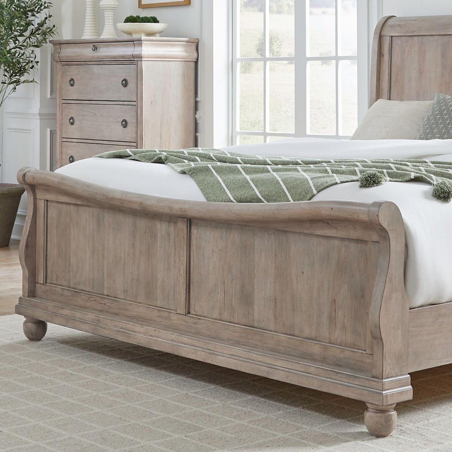 Rustic Traditions - Queen Sleigh Footboard - Saddle Tan