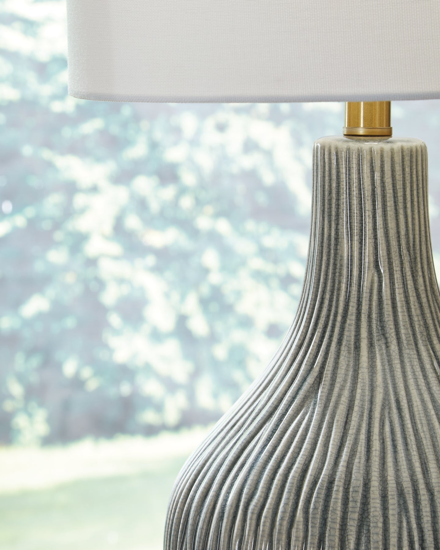 Judlen Ceramic Table Lamp (1/CN)