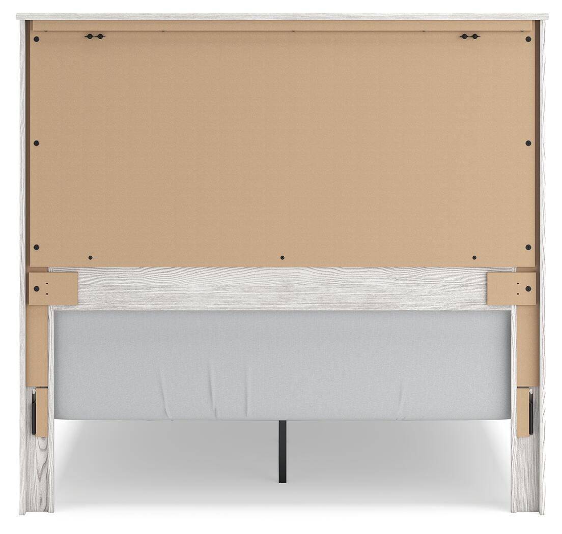 Gerridan Queen Panel Bed with Mirrored Dresser and Nightstand