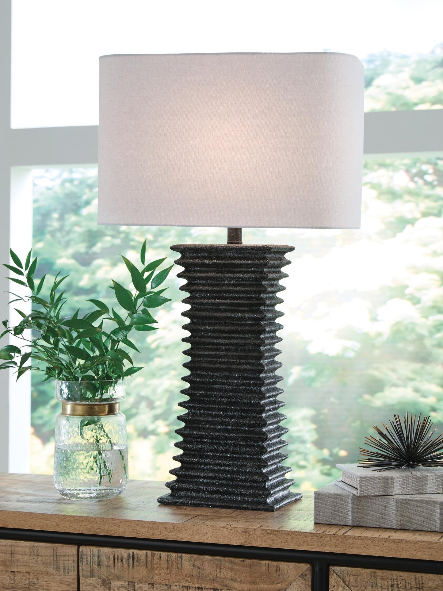 Golzar Poly Table Lamp (1/CN)