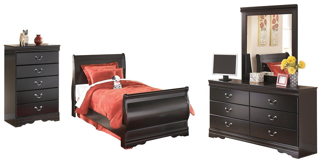 Huey Vineyard Full Sleigh Bed with Mirrored Dresser and Chest
