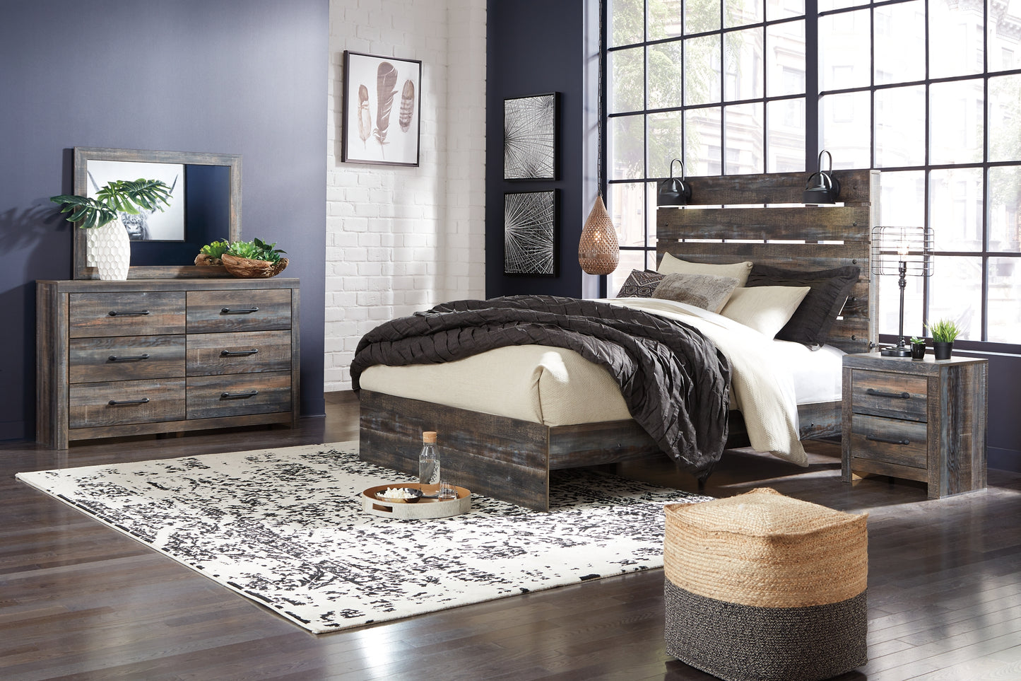 Drystan Queen Panel Bed with Mirrored Dresser, Chest and 2 Nightstands